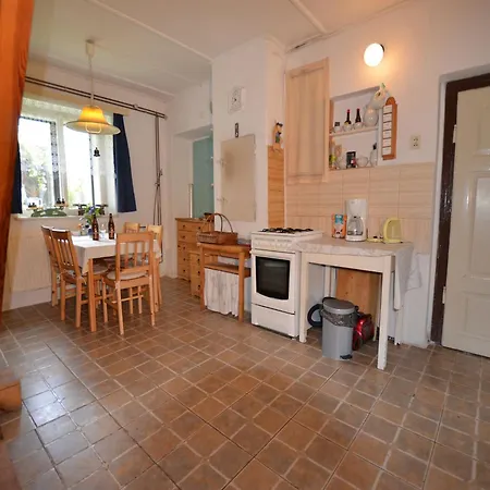 Prázdninový dům With Garden & Bbq
